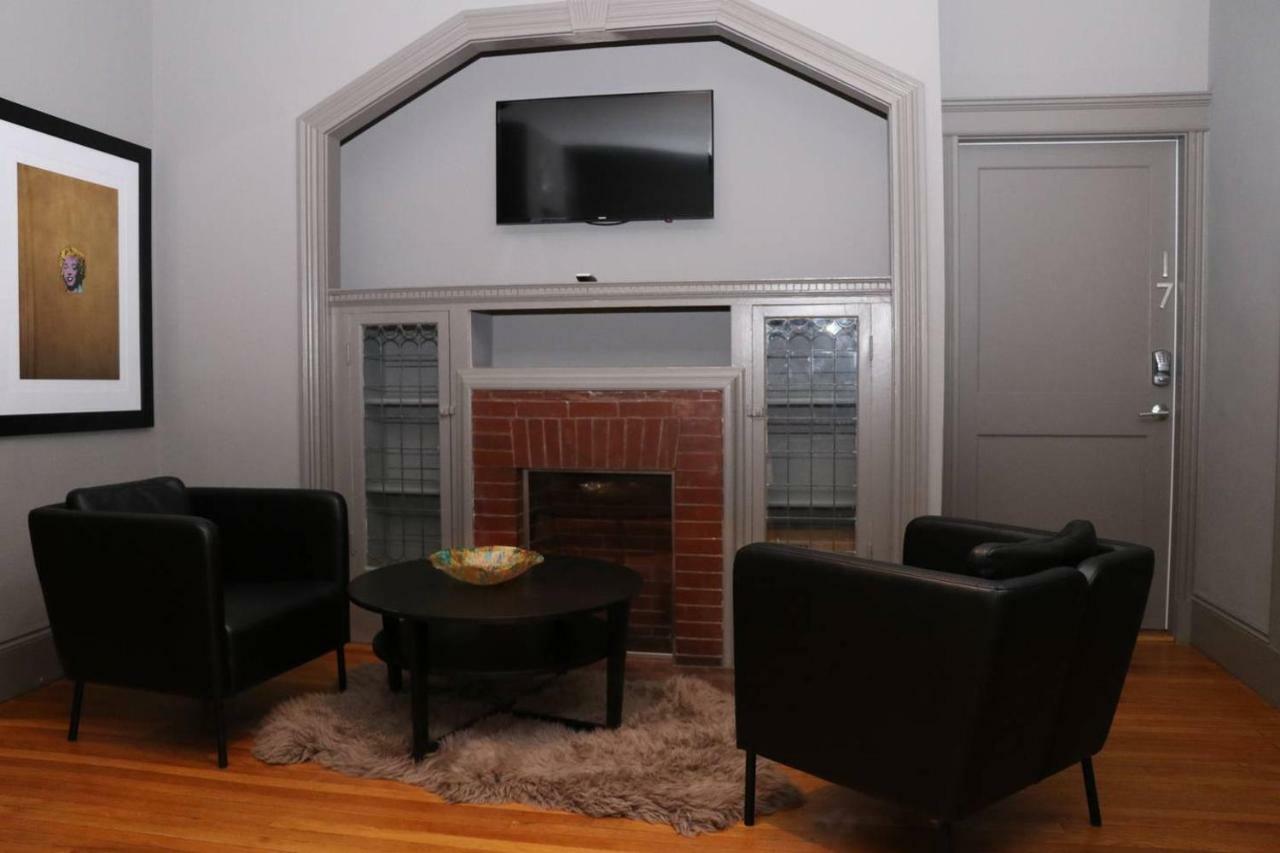 A Stylish Stay W/ A Queen Bed, Heated Floors.. #15 Brookline Eksteriør bilde