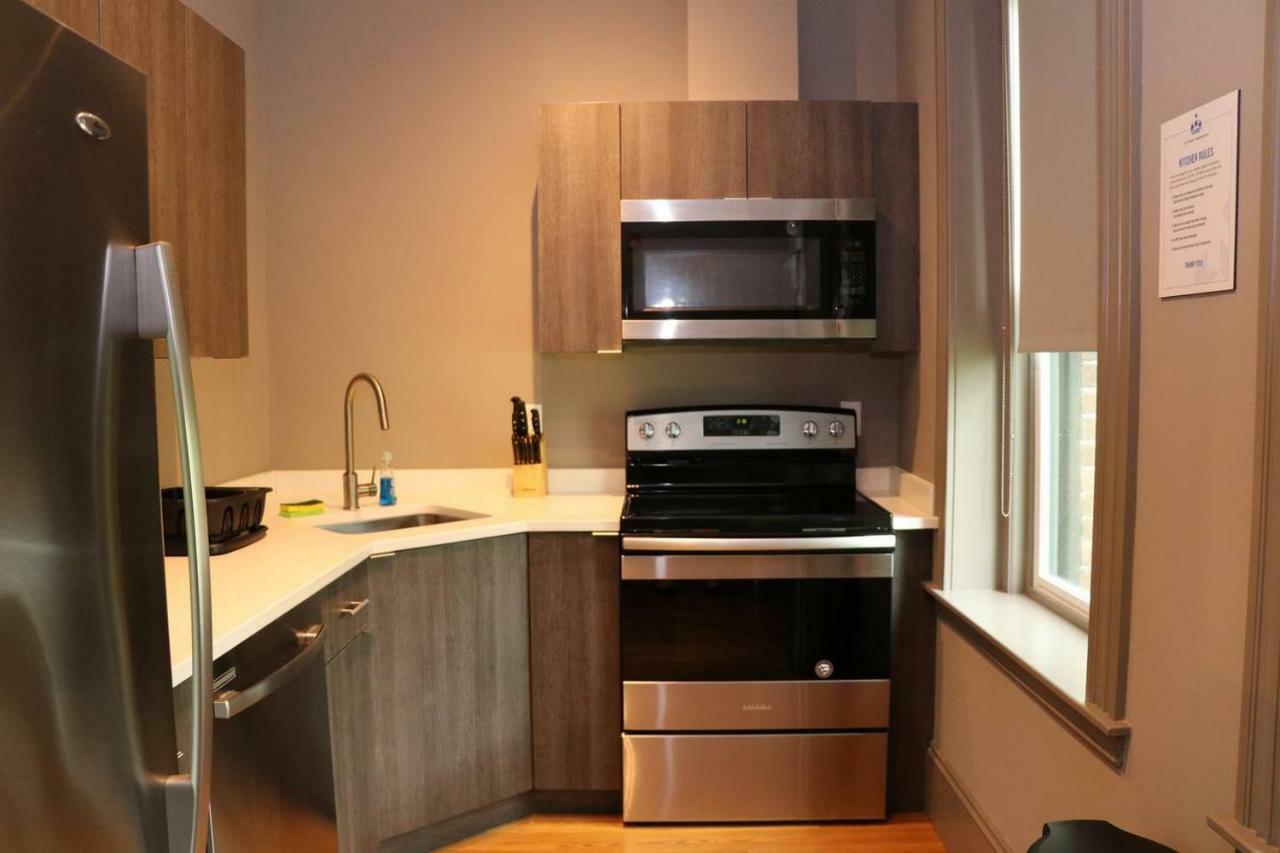 A Stylish Stay W/ A Queen Bed, Heated Floors.. #15 Brookline Eksteriør bilde